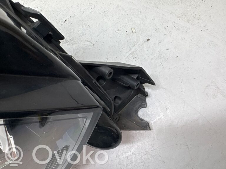 9cf32b2d7f0b8eae8a74466b24232e7b-8f082166ee3933007448aa49dd7ae7b5_headlight_headlamp