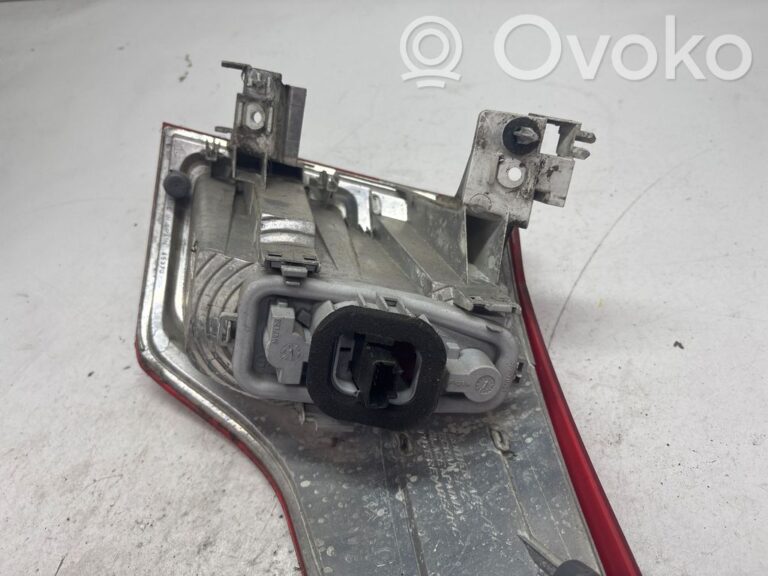 9d1edc4dffd1ef99f8dce46225ccd405-416e292649b1ab08bf2ac11e1ca31ad1_rear_tail_lights