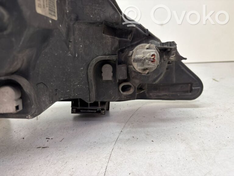 9d29942d3ea6af3ab1373751dfe452c6-19daf9c797950333f1618c3458c707e4_headlight_headlamp