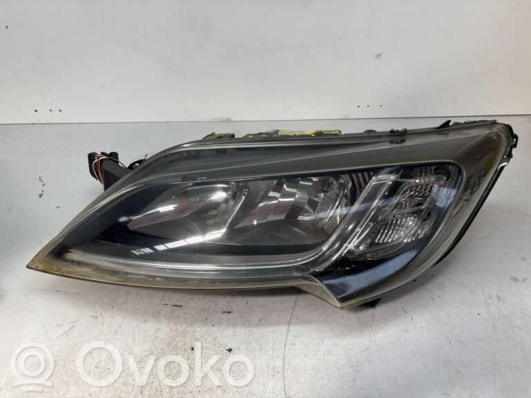 9d97ebfb99e44b2b182fae312d37aaad-4b8aa1110563b6b59f44f6536d8d2dbf_headlight_headlamp_dust_cover