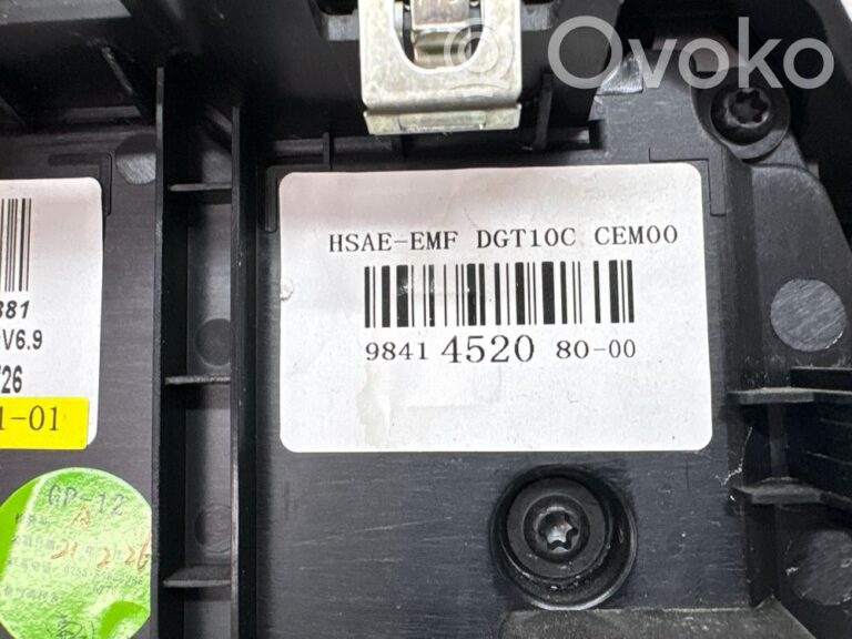 9da56b50306f2756e260ccbf06859c80-de893c359ef5112ec243e40fe3a86888_screen_display_small_screen