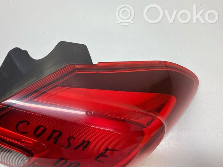 9e4947df58278968b02f20046ae14630-20e413bdb5439420fd806f8b418a4458_rear_tail_lights