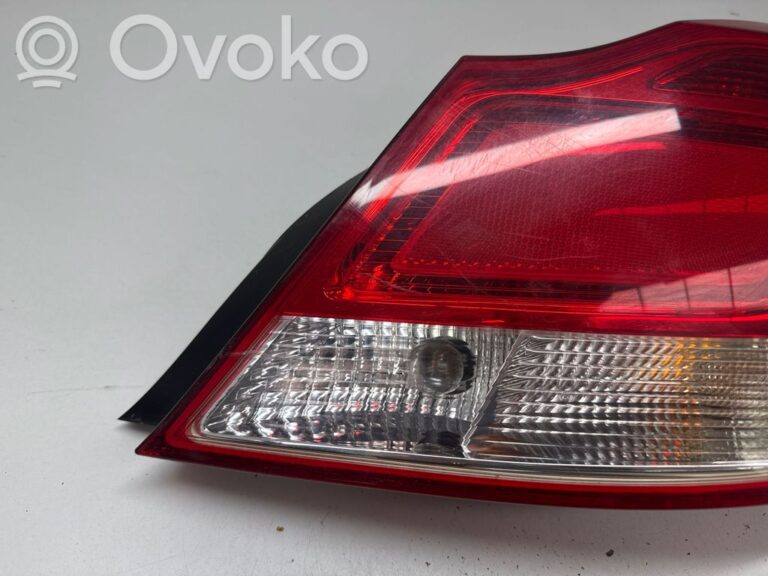 9e5b68dfdc8c6120d27441db3f4c8421-aa3bf6ff2c40b4c70f6f2929bb82fd6f_rear_tail_lights