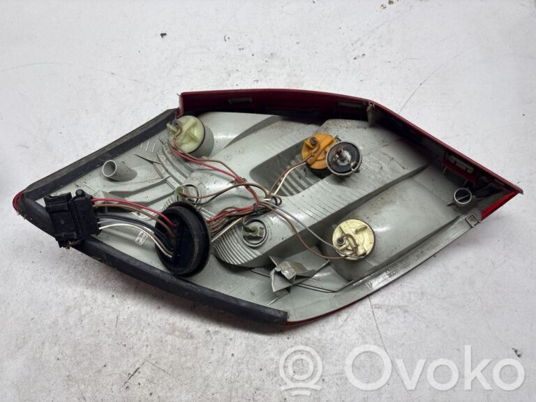 9eba97271c688a88dd15f8b9fca9c3b9-84383c7888f410569e8353a67451cc5e_rear_tail_lights