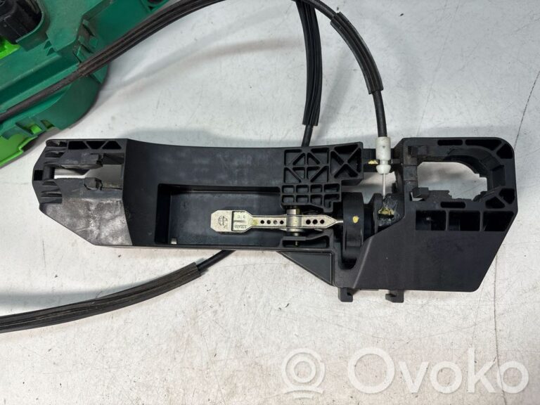 9fa3186af62eb6a5bb0a5ec9efb9ba1a-c995fae4a30884bf2395fb84d20569fd_front_door_exterior_handle