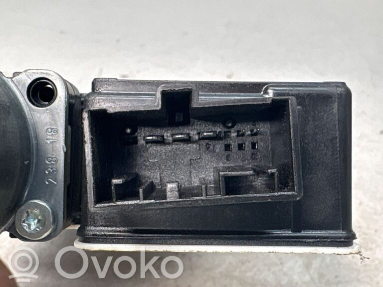 a004e2e0d2bb2d39438af30c0ccb3fa7-77ec9a392f2111b38686369cdc74b827_rear_door_window_regulator_motor