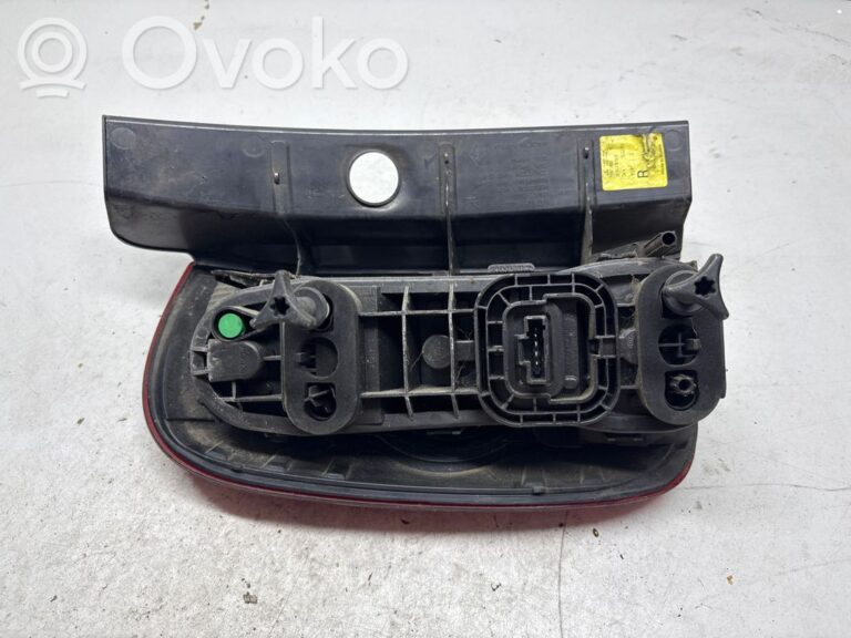 a03869469819a371cd42ec918ea79c1f-264d04db67c961eca5bc78016f770755_rear_tail_lights