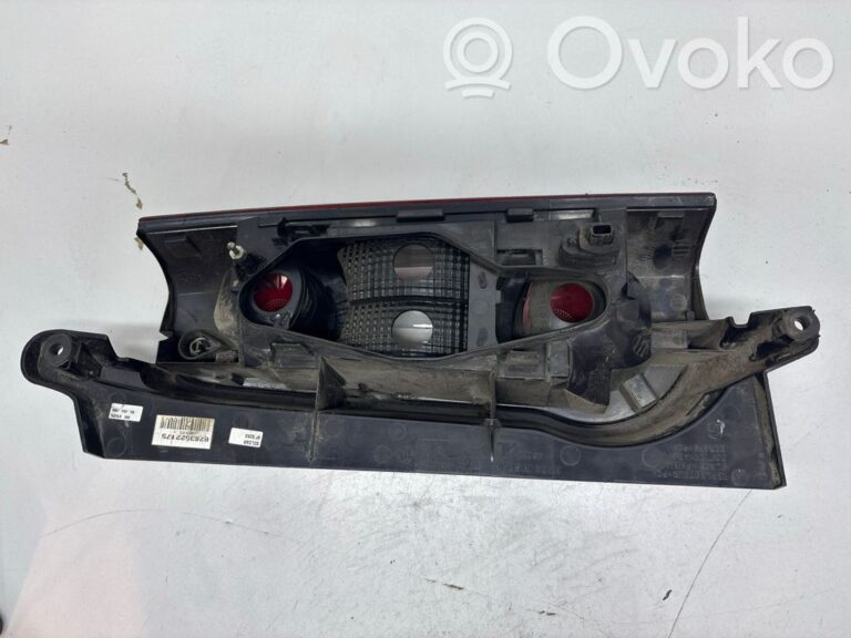 a13150a7d2356aa344c90737cc04b52d-7ba3e20aa41b53b08a20fb6578bdc2ee_rear_tail_lights