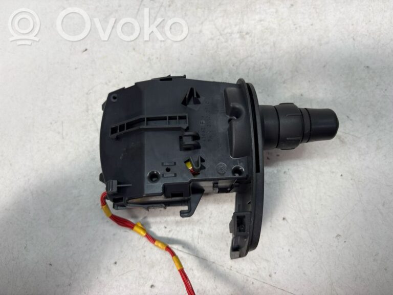 a16e93786372c81fe8d86b80665e681a-77923c6e240ca6ae6b4dc69fe57751d3_wiper_turn_signal_indicator_stalk_switch