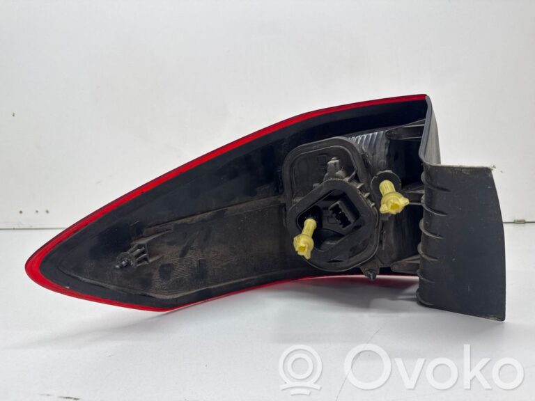 a1f29265c7e3568696429b96b40824ca-a04cfbc9f0af4282f317199e3d0d2bdd_rear_tail_lights
