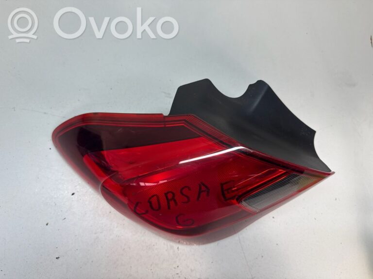 a228c121637f9d52adb220ca0abb0eb7-708e235014ab3dbfde083bd2f0aca3cf_rear_tail_lights