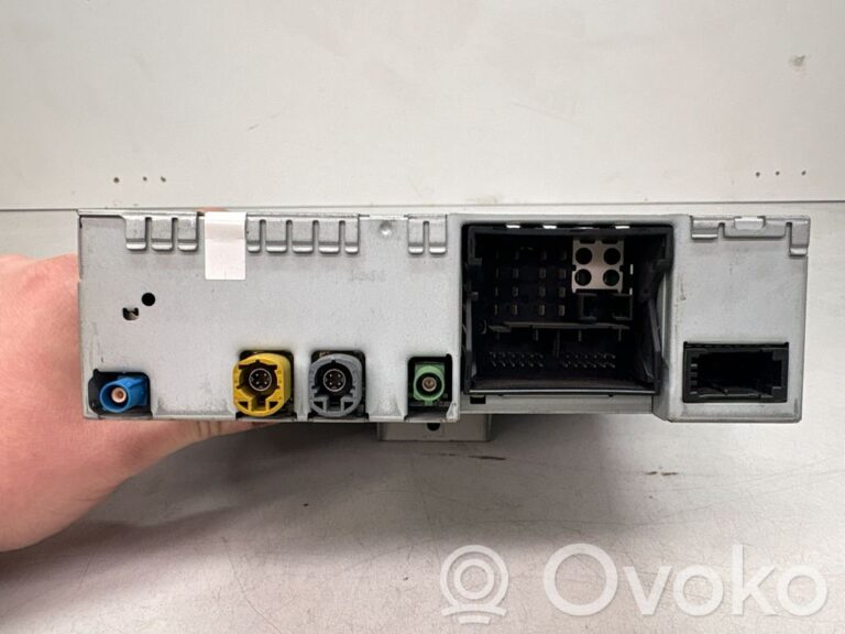 a256588bca077f29fa4f5d125a0fb931-2745a611d1b37ff5e52eb470ba8b0501_radio_cd_dvd_gps_head_unit