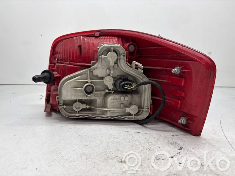 a262b0f7e4a925d8eed4fe69c39cacb2-dd1ac88b203b114e73c9883c7912a667_rear_tail_lights
