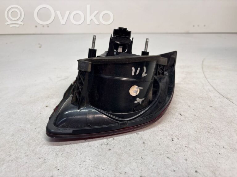 a3b6997a00311492b160c4625428f0a4-54c85a5b1b75457f9bb6f1555078940b_tailgate_rear_tail_lights