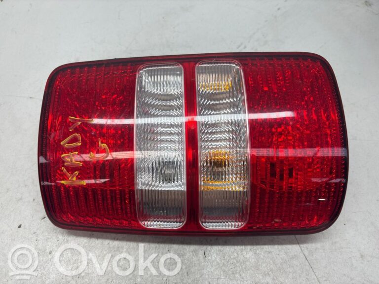 a4b6b6fb20570a2a5c050ccfda5e6db7-ec453dd90366fd4c431a0bd14fd14cab_rear_tail_lights