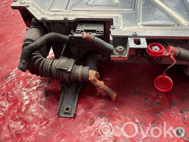 a4cd5d6ba3c05417ca437a858799c78f-85e825cced2990fd0eeab0785d3b7739_car_battery