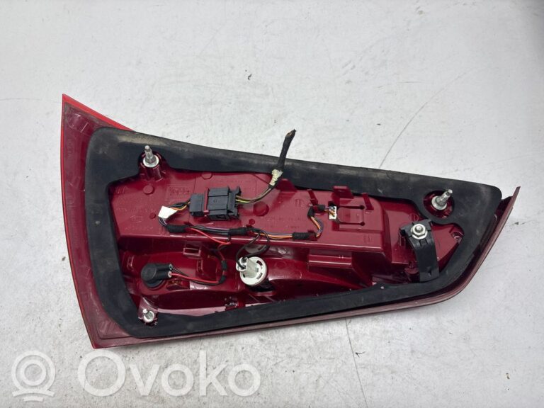 a5a7c838b79c02d5def7998b0b583544-9598ab40b86474ad8ae2dceca7b4f18a_rear_tail_lights