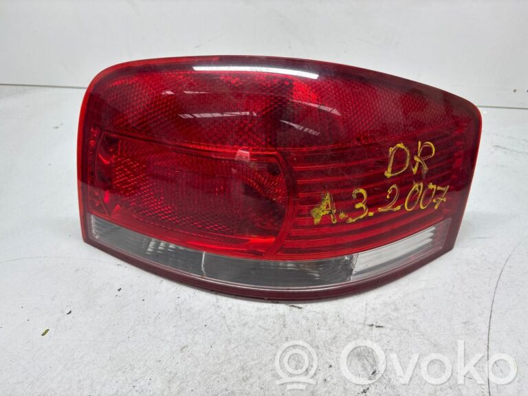 a5a85d0b4f3ed56c53a37d82d6045a2b-4718809124d4f2cb1a76763e72d91d09_rear_tail_lights