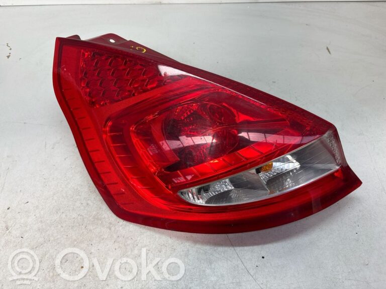 a730554377d1b69ffce0955509b1f1db-7533de1ddd481416073e16ac04c44450_rear_tail_lights