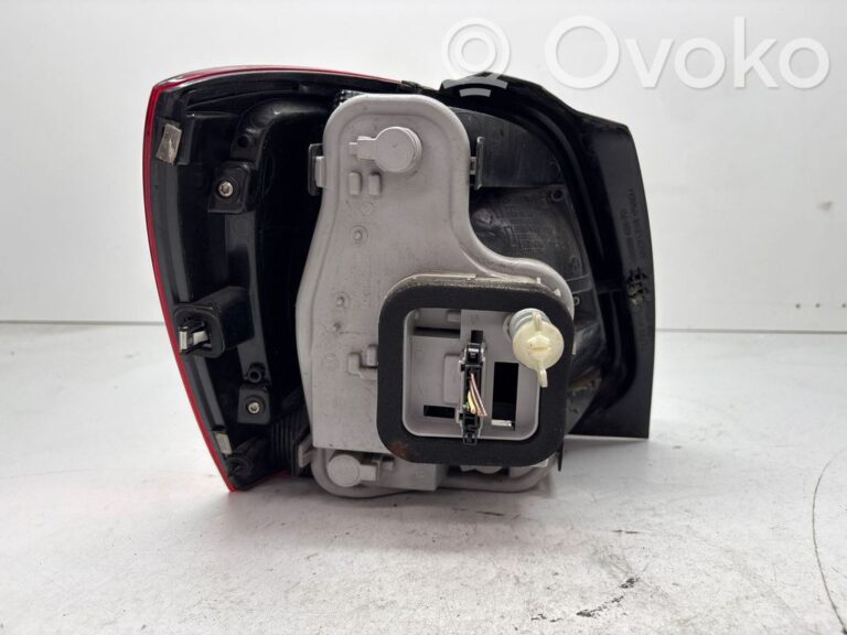 a7c946dd5a08f4e518f2829922e2a073-4a656b25f8439b174b81a1775131de27_rear_tail_lights