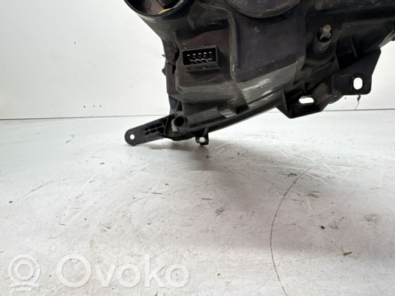 a7f633286eb9345d6538e2372901adf4-a03f18a66683c646bfc12e0fcd577ccb_headlight_headlamp