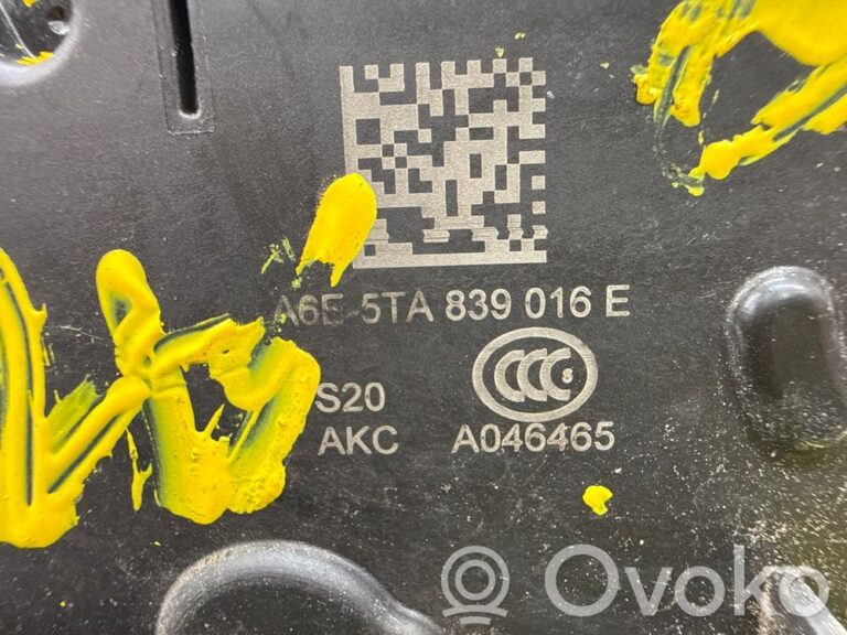 a8159a161d2fcab9f17a9dc802e81009-c715b1de0a6fa5adc6903f87d4e6f7da_rear_door_lock