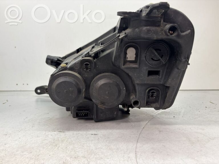 a8c03155a05d41e8297621dacdf60a5c-d1871cdd11aeae354ae5d8eba517ffda_headlight_headlamp