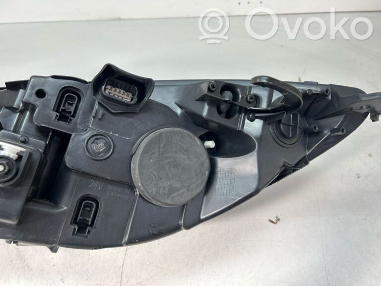 a9086765bff6040d27af737f61b98e3b-552df41aa8354c90d1de1c9546a04fdf_headlight_headlamp