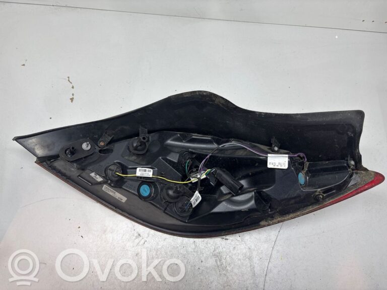 a943d81b9726fd12b8860180a198ce3e-ebef7d469008832c9f0fb73f13831175_rear_tail_lights