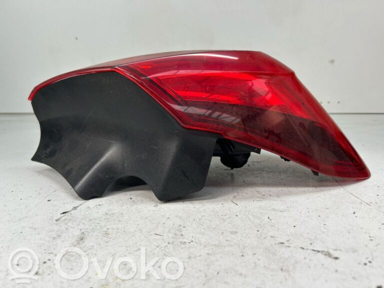 a9cbda5e393a5229a9bd733e5d7ca9e6-484829eed872038f122006fd031ef4da_rear_tail_lights