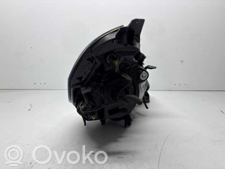 aa59e0c970a09e6f6d562432a499f9b2-7d7f08fa97be3195a22f09e13d97baf9_headlight_headlamp