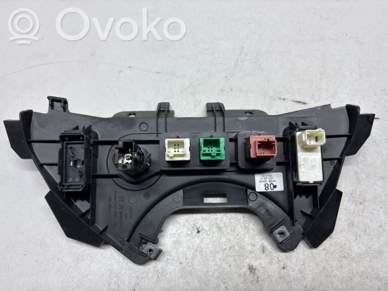 aa5b48842f474cc030ca6b581cfcc4eb-91996fe305702aadad61cac1ea3f884b_hazard_light_switch
