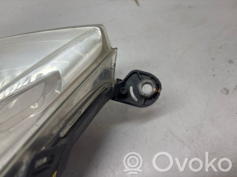 aab08cf9f362d4bffbd9fe4a66121c3f-b576f75c9ac82bafe4c8e4b5f50a8d13_headlight_headlamp