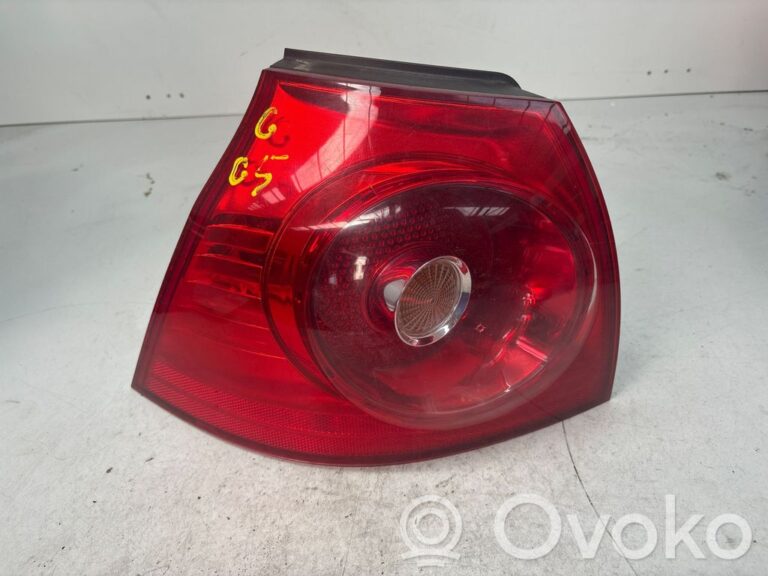 aad6f3e9dd31b24df134549667f9c376-5eecb88559d2b816f0c04fe22dbb01d5_rear_tail_lights