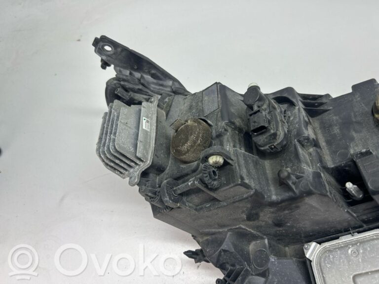 aade15e30aac31b6049c6d2b6a999c12-62dfd5b798b797aff73e7a93538203c8_headlight_headlamp