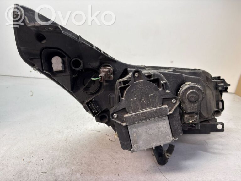ab859eeba6763ce7b60ded8175e5a198-f7790e8fc4ca9f38611e4666a1102ee4_headlight_headlamp