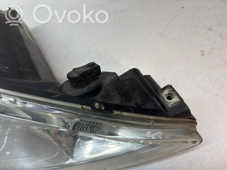 ab8cf7a9f5f184f60f8fc438f9667c2b-bb0eb58600305afdc4f0bf745bc9a4e0_headlight_headlamp