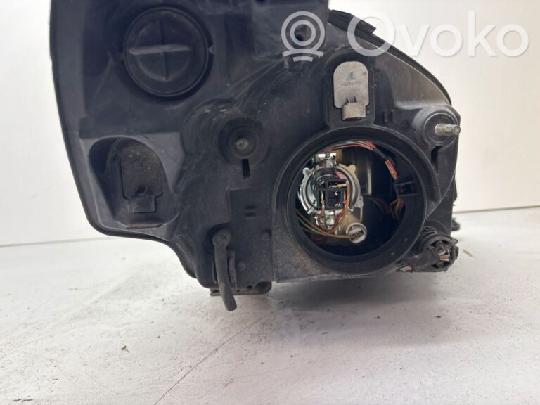 ac249802610fc7a7936b1e26be0de23d-a0dbd0ec7e4b982f0a1b4644fb0ba734_headlight_headlamp