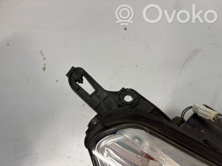 acb82cf0e94be28fc996e7cce53c30d0-f2dc5b382a301c7044eeee2d78df0ffc_headlight_headlamp