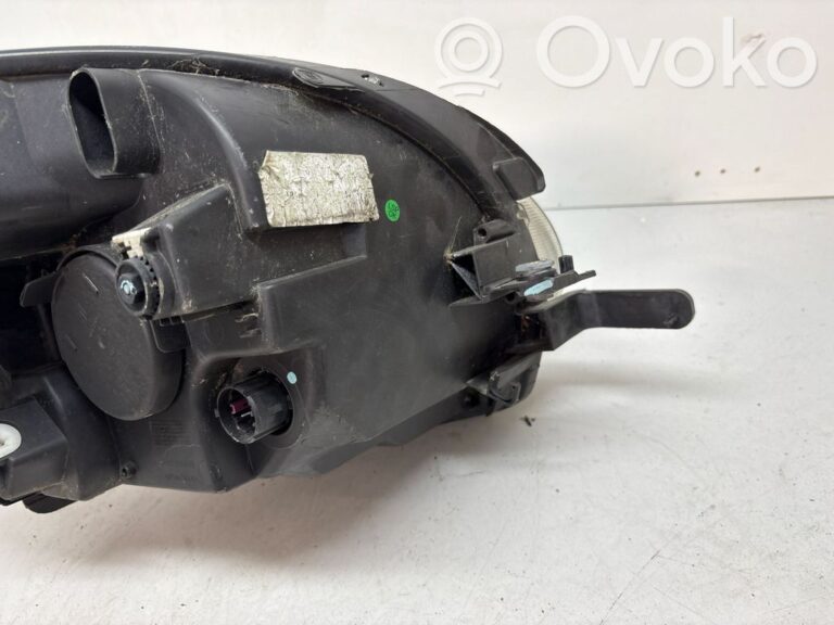 acda4bcb952992ce10f6e73fc8c673f8-4e16efb4df64f4741bf77e0a73c6b29e_headlight_headlamp