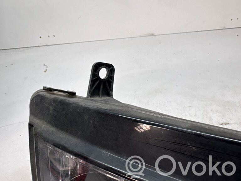 add4ed48bcba19b92c01ae2fed256a1f-dfcfc29cc0b33faf601e043b0cd4fad6_front_fog_light