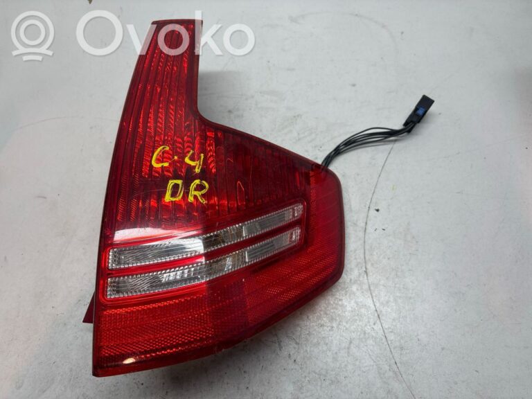 aeb1106c09083701d8656ae8b3679ecf-7e6afbd49d443fc88568bd965f9d2e41_rear_tail_lights