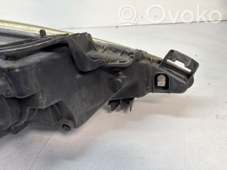 aece24aa88e6dd508fd5c953d6543a96-74dd41916e1565b5448b9f9eb9c468cf_headlight_headlamp