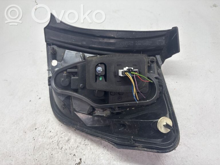 af76b9b157086d6812732fc3c7b66508-a8eebcebfe99b24bef3ebbe421aa665c_rear_tail_lights