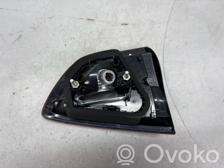 af804ef52b6cb04e303ae2bbae57066f-8cac04698c3c69da3ffdc07b99821046_rear_tail_lights