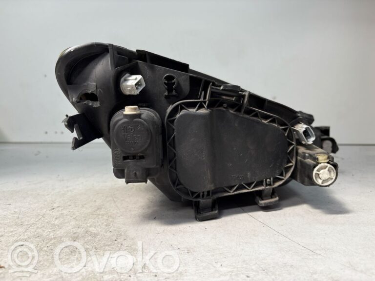 afc9bbd8193d8c35a96ab33479c545f2-7a842446222631419a8b23e73ad098b1_headlight_headlamp