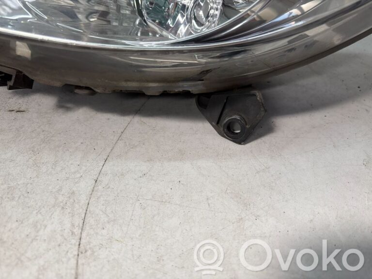b0636a90783b2d1d1cbae802f53e6c9d-410a840987ff1662b757c9858e80f378_headlight_headlamp