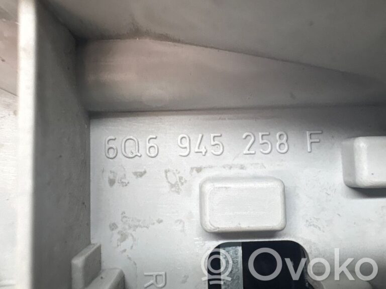 b0b5296d11211530e170a97808bf63a4-f4d41a17b2649ca91bda564371635065_rear_tail_lights