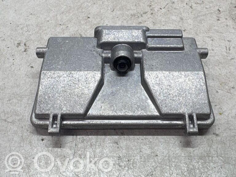b0b75a44bde11bbd7099b73e957f1be3-c9ee5877de23e2e071fa72a3885b00bb_windshield_windscreen_camera