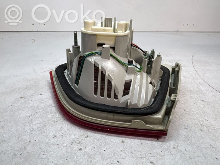 b11c3e0ffceaa67f6ba662398422b451-7a959c1cf4a8d6b9c7994c65e00383d6_tailgate_rear_tail_lights